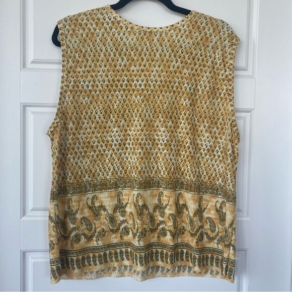 PLEAT PLEAT sleeveless tank - Picture 1 of 6
